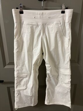 Lululemon White Cropped Cargo Pants with Rib Waistband Dance Studio Camp Capri